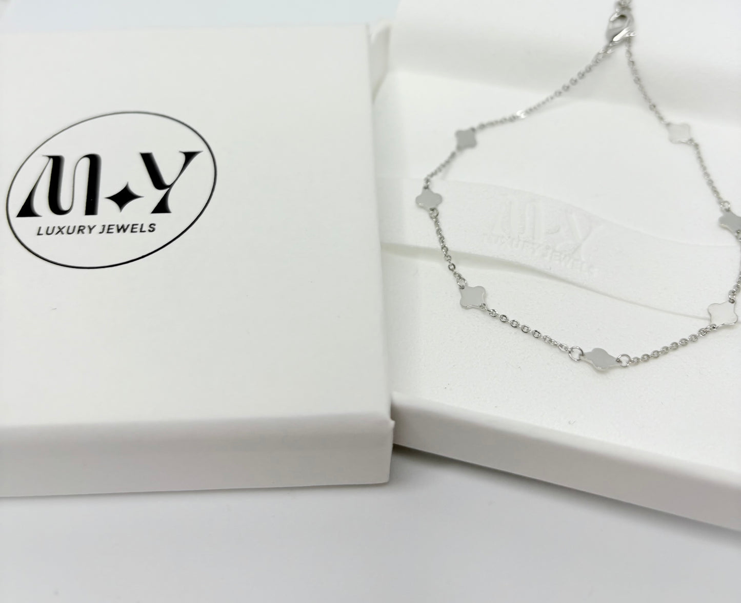 Silver Clover Charm Station Anklet