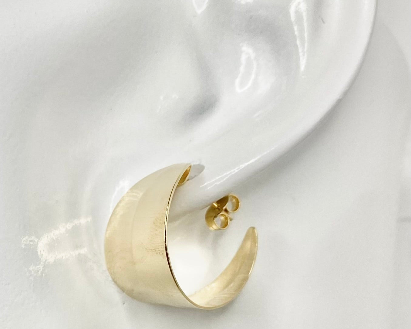 Chunky Ribbed Wide Hoop Earrings