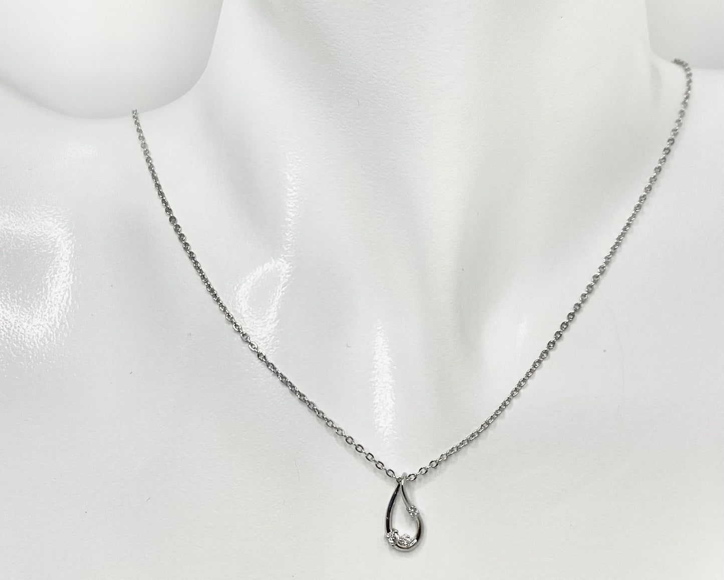 Stone Teardrop Pendant Short Necklace