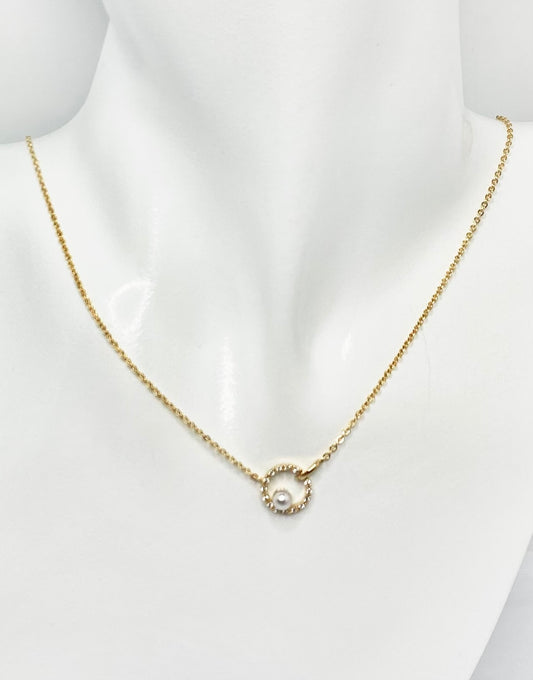 Pave Circle With Pearl Pendant Short Necklace